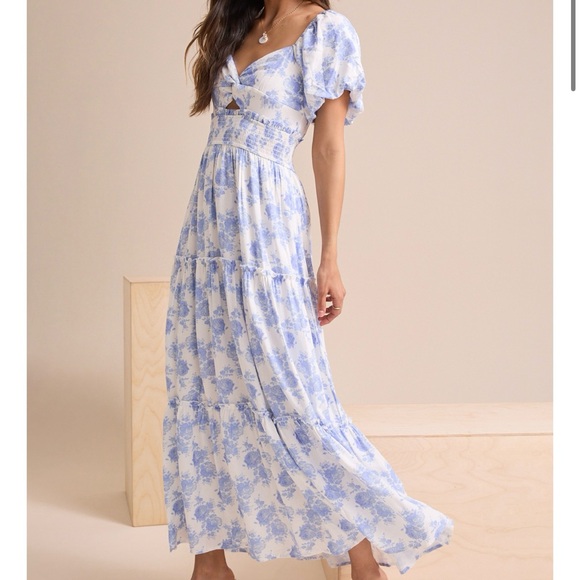 NEW Altar’d State Blue & White Floral Maxi Dress Size Large Available - Picture 3 of 9